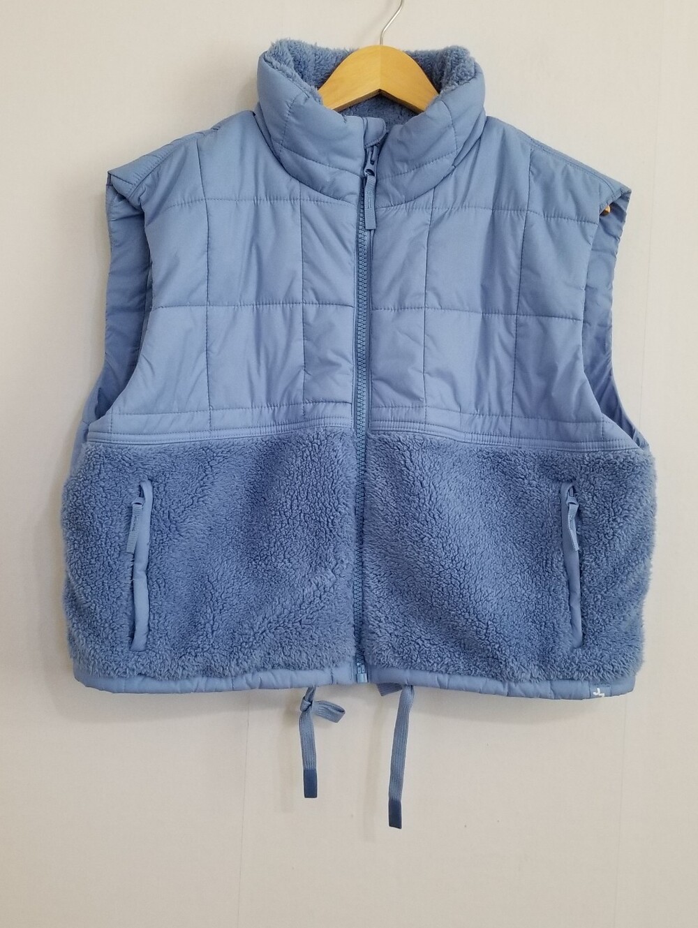 NWT Joylab Light Sky Blue Cropped Fit Fleece Vest Jacket Size Large